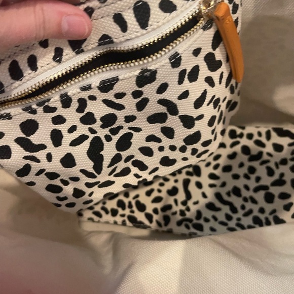 guc street level Black & White Tote Bag animal print adjustable straps & pouch - Picture 11 of 13